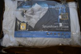 Five as new Fine Bedding Company Spundown Pillows (Standard 74 x 48cm).