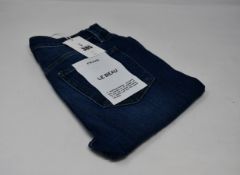 A pair of as new Frame Le Beau jeans in Burnside (Size 24).