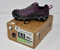A pair of women's as new Oboz Firebrand II Low B-Dry waterproof hiking shoes (UK 4 - RRP £117).