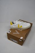 A pair of as new Veja Campo Chromefree leather extra white trainers (UK 3).