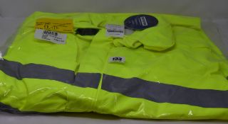 An as new FR Dritex S43Q Saturn fluorescent coat (XL -RRP $283).