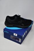 A pair of as new Asics Gel-Cumulus 22 trainers (UK 9).
