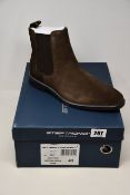 A pair of as new Steptronic Mayfair boots in suede (EU 43).