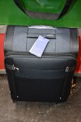An as new Samsonite City Beat large spinner suitcase in black (A760).
