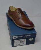 A pair of as new Steptronic Lake shoes (EU 41).