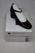 One as new Comptoir Des Cotonniers Mary Janes in patent leather with a round heel shoes size 39 (