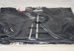 A men's as new Zero Restriction Z500 1/4 Zip Pullover in black/metallic silver (Small).