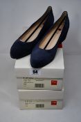 Two pairs of as new HÖGL 4-10 4202 wedge pumps (UK 5.5).