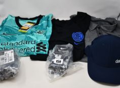 Fifteen items of as new Nike sportswear to include hoodie, tops, running tights, socks and caps.