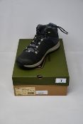 A pair of women's as new Keen Terradora II leather walking boots (UK 6.5).