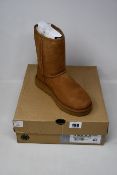 A pair of as new Ugg Classic Short II boots (UK 5).