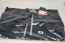 A men's as new Zero Restriction Z500 1/4 Zip Pullover in black/metallic silver (Medium).