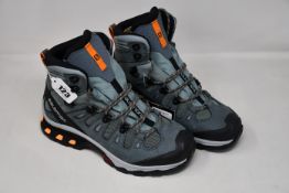 A pair of as new Salomon Quest 4D 3 GTX walking boots (UK 6 - No box).