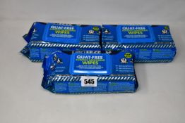 Twenty three packets of 200x Dirteeze sanitising wipes.