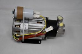 A boxed as new Wellbilt 020003095 motor and pump assembly (115/230V, 50/60Hz).