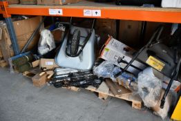 A quantity of miscellaneous garden/outdoor related items to include Brabantia rotary washing
