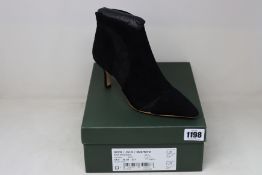 A pair of as new Hobbs London Rhea ankle boots (UK 5 - RRP £189).