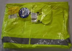 An as new FR Dritex S43Q Saturn fluorescent coat (XL -RRP $283).