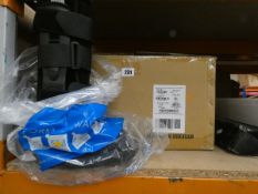 Eight as new Ossur Form Fit Walkers in black (Small).