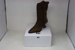 A pair of as new Rekken ankle boots (EU 39.5).