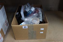 A box of miscellaneous as new cosmetics to include No7, Morphe and La Roche Possay (Approximately 25