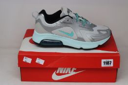 A pair of women's as new Nike Air Max 200 trainers (UK 5.5).