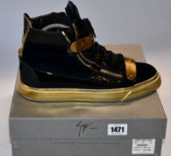 A pair of pre-owned Giuseppe Zanotti sneakers (EU 44 - Good condition).