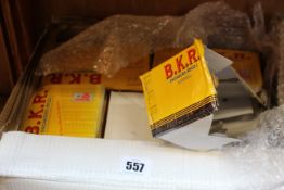 Ten boxes of ten as new snap hooks (PS 22042).