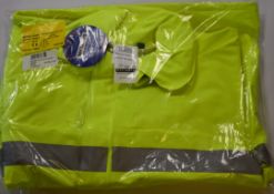 An as new FR Dritex S43Q Saturn fluorescent coat (XL -RRP $283).