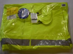 An as new FR Dritex S43Q Saturn fluorescent coat (XL -RRP $283).