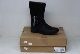 A pair of as new Ugg Lorna boots (UK 3).
