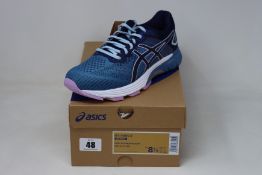 A pair of women's as new Asics GT-4000 2 trainers (UK 6.5).