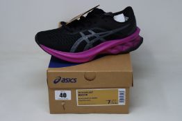 A pair of women's as new Asics Novablast trainers (UK 5).