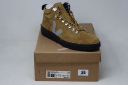 A pair of as new Veja Roraima suede trainers (UK 10).