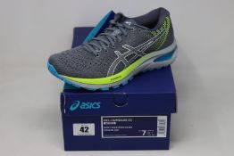 A pair of as new Asics Gel-Cumulus 22 trainers (UK 5).
