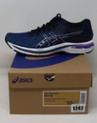 A pair of women's as new Asics Gel-Pursue 7 trainers (UK 8).