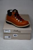 A pair of as new Montelliana 1965 Alberta hiker boots (EU 35).