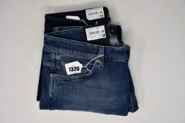 Two pairs of as new Hugo Boss jeans (W33/L36).