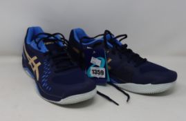 A pair of as new Asics Gel-Cumulus 21 (EU 42.5) and a pair of Asics Gel-Challenger (EU 44) (No