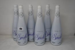 Six as new Nature Eva Vegan Smooth blonde for perfect straight hair.