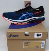 A pair of as new Asics GT-2000 9 trainers (UK 11).