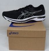 A pair of as new Asics GT-2000 9 trainers (UK 9.5).