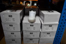 Twenty three pairs of kids division junior trainers (Twelve pairs with flashing soles) (Size 34).