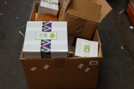 A quantity of assorted candles and room scents to include Scentsy, Yankee candle and Woodwick.