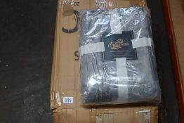 Five boxed as new Catalonia Premium Wearable Blankets (16.5