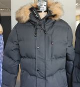 An as new Zavetti Canada Oshawa puffer parka jacket (M).