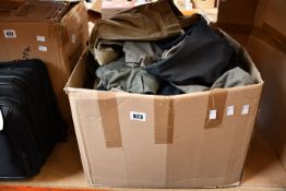 A quantity of men's as new Docker trousers (Assorted sizes/styles - Approximately 50 pairs).