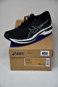 A pair of women's as new Asics GT-2000 9 trainers (UK 5.5).