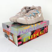 A boxed as new Nike kybrid s2 fossil stone, Size 6