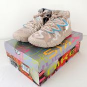 A boxed as new Nike kybrid s2 fossil stone, Size 8